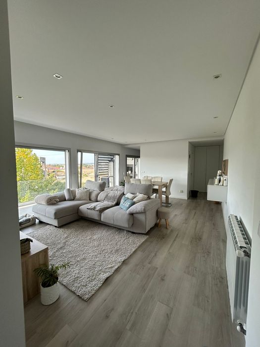 Apartamento T2 com vista desafogada