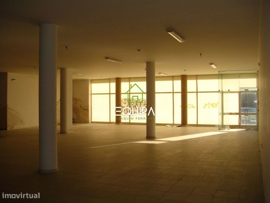 Lojas destinadas a comércio e serviços, em Agrela - Santo Tirso - Co