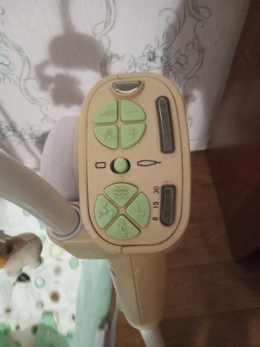 За 200 грн відам Колиска качелька продам терміново