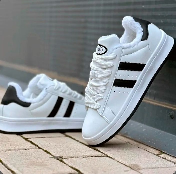 Білі кросівки чоловічі зима