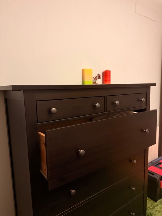 Cómoda c/6 gavetas HEMNES (preto-castanho)