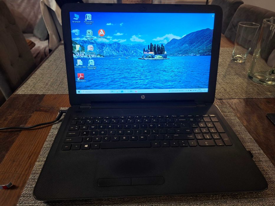 laptop HP 250G4 i3-5005U 4GB 500GB W 10- używany +pakiet Office 2007