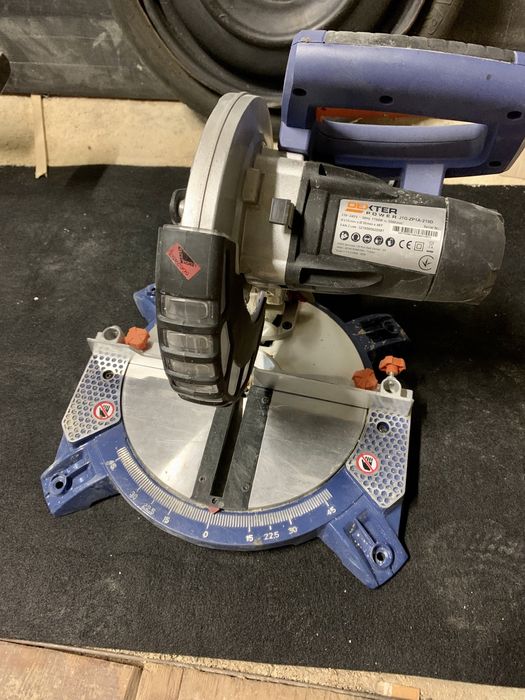 Торцувальна пила Dexter