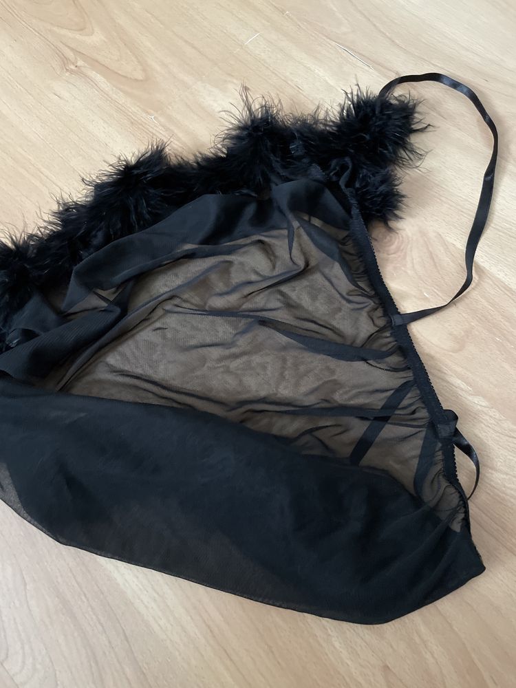 Komplet bielizny top + stringi z futerkiem