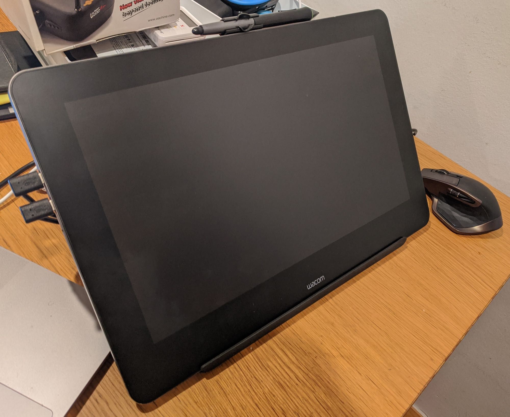 Mesa Digitalizadora Cintiq Pro 16 (4k) (Usb-c) + Stand Official