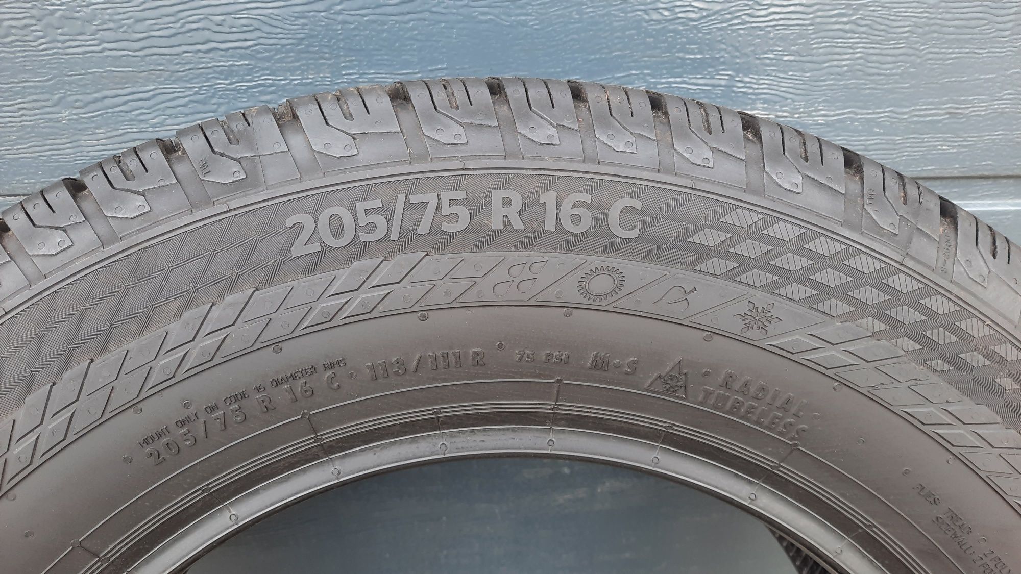 Continental 205/75 R16 C VanContact 4Season