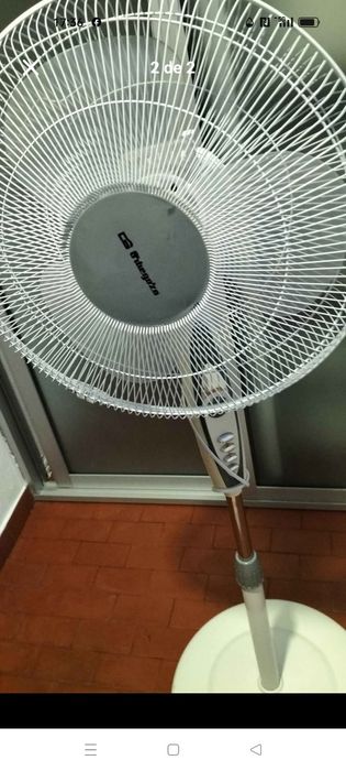 Ventoinha de pé em muito bom estado