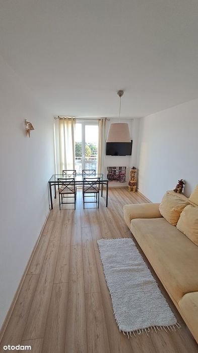 Sprzedam 3-pokojowe przestronne mieszkanie z balkonem o pow. 51 mkw