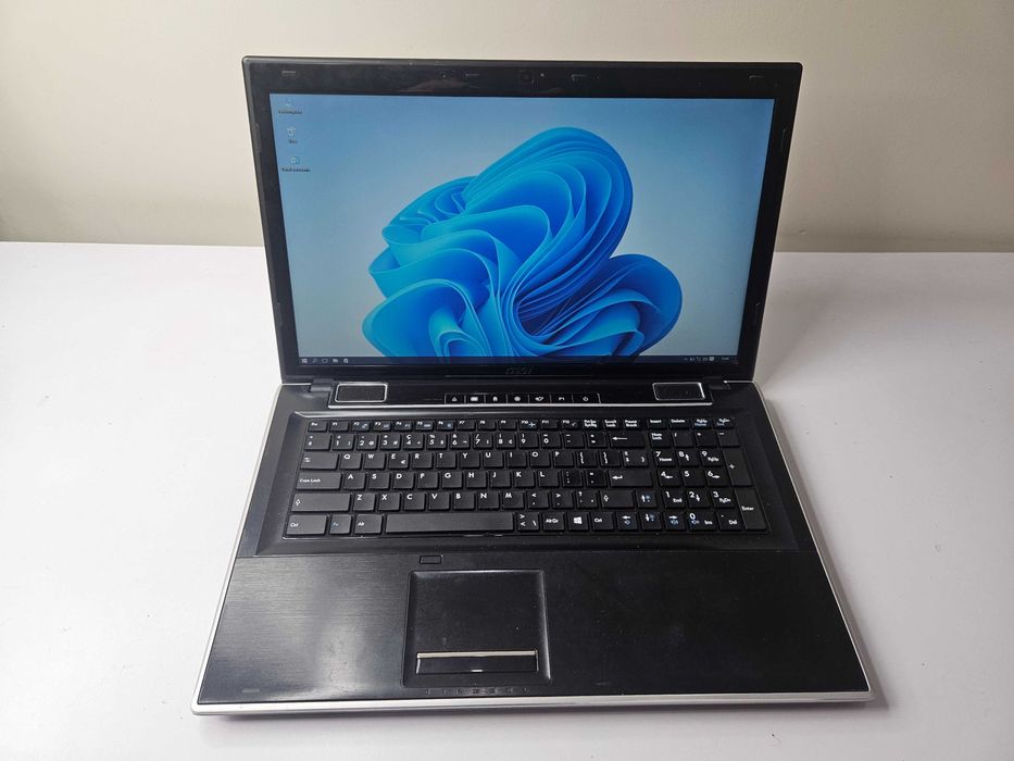 Laptop GAMINGOWY MSI 17' 4K i7 8x3.30/16GB RAM/KARTA GRAFICZNA 4GB/ssd