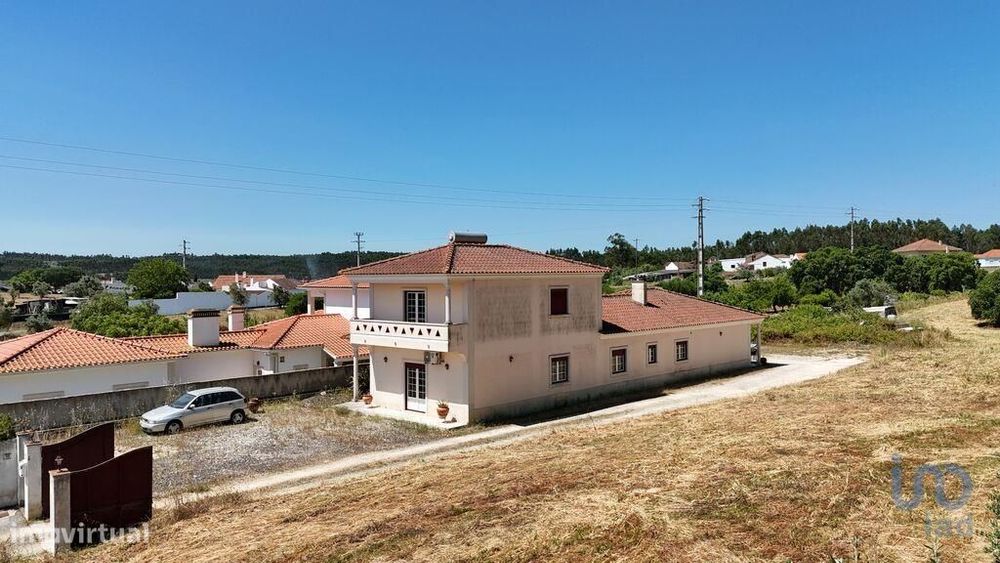 Casa / Villa T3 em São João da Ribeira e Ribeira de São João de 269,00