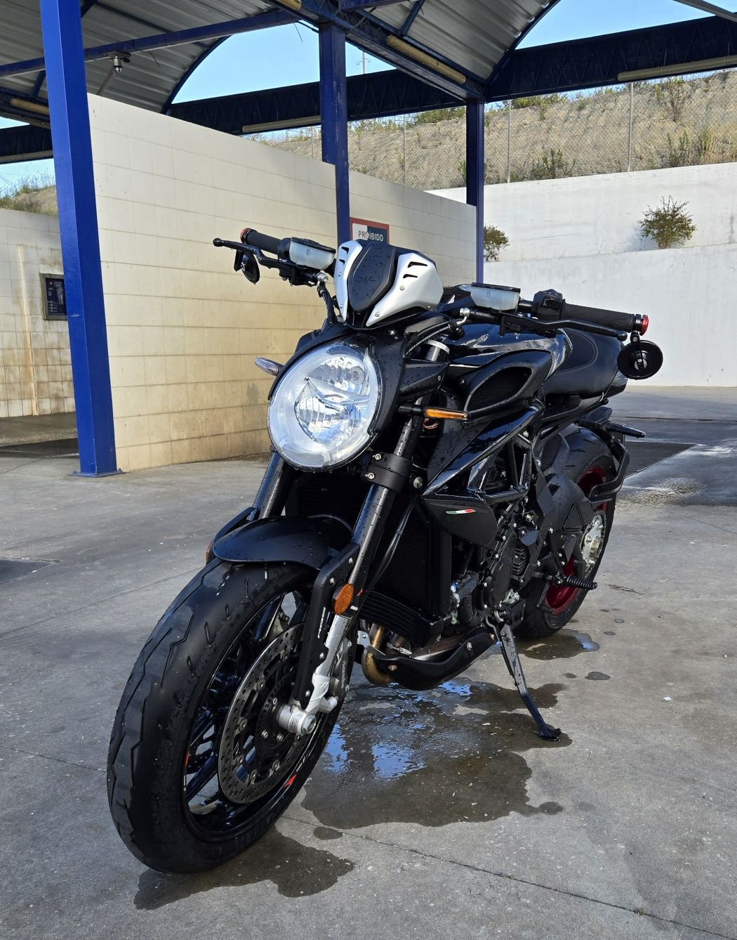 MV Agusta Dragster R