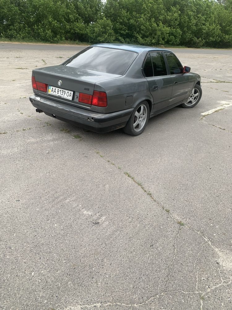 Продам Bmw e34 520i