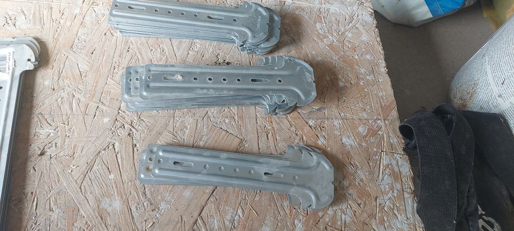 Wieszaki do poddaszy