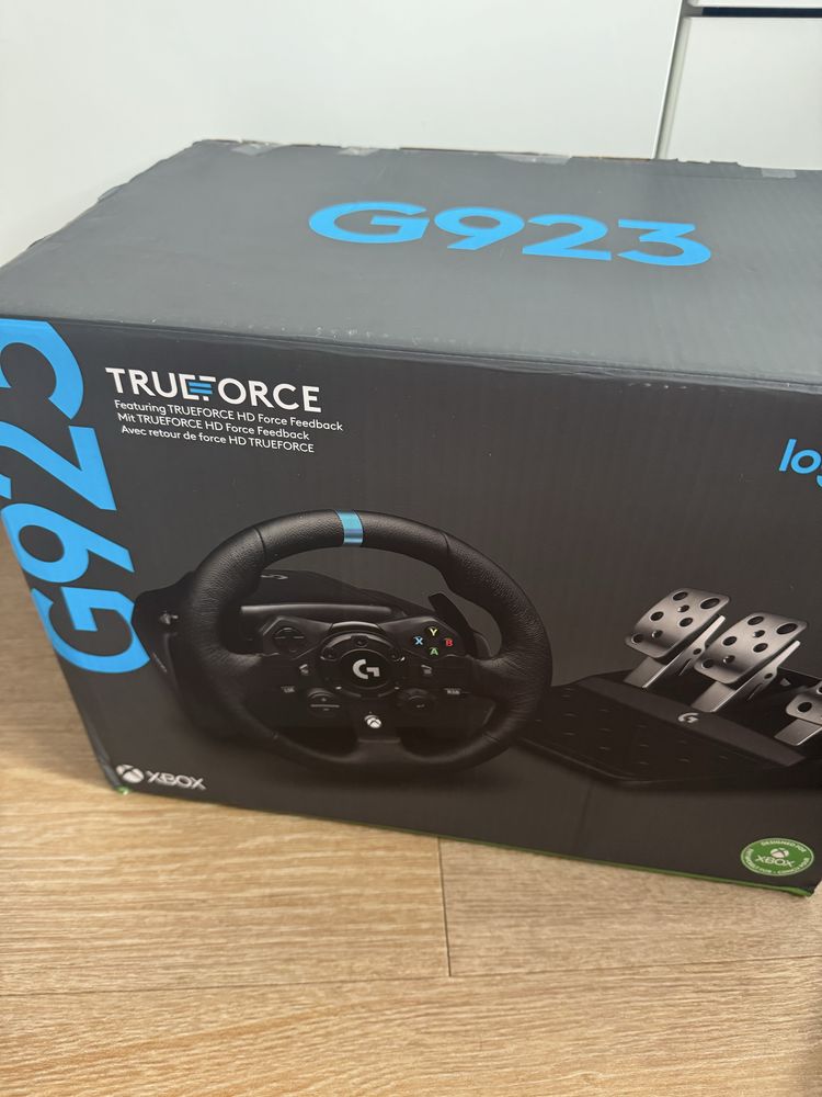Kierownica Logitech G923 ze stelażem
