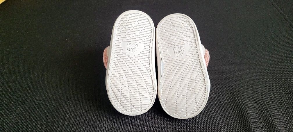 Obuwie sportowe, dziewczęce h&m rozmiar 18-19