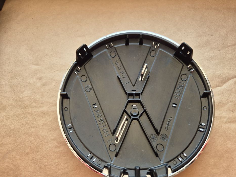 emblemat logo  przód do vw  Golf 7  Passat b8 średnica 14 cm wersja  b