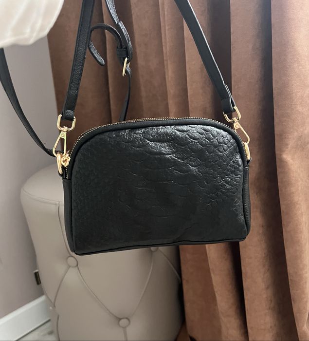 Жіноча маленька сумка з натуральної шкіри через плече