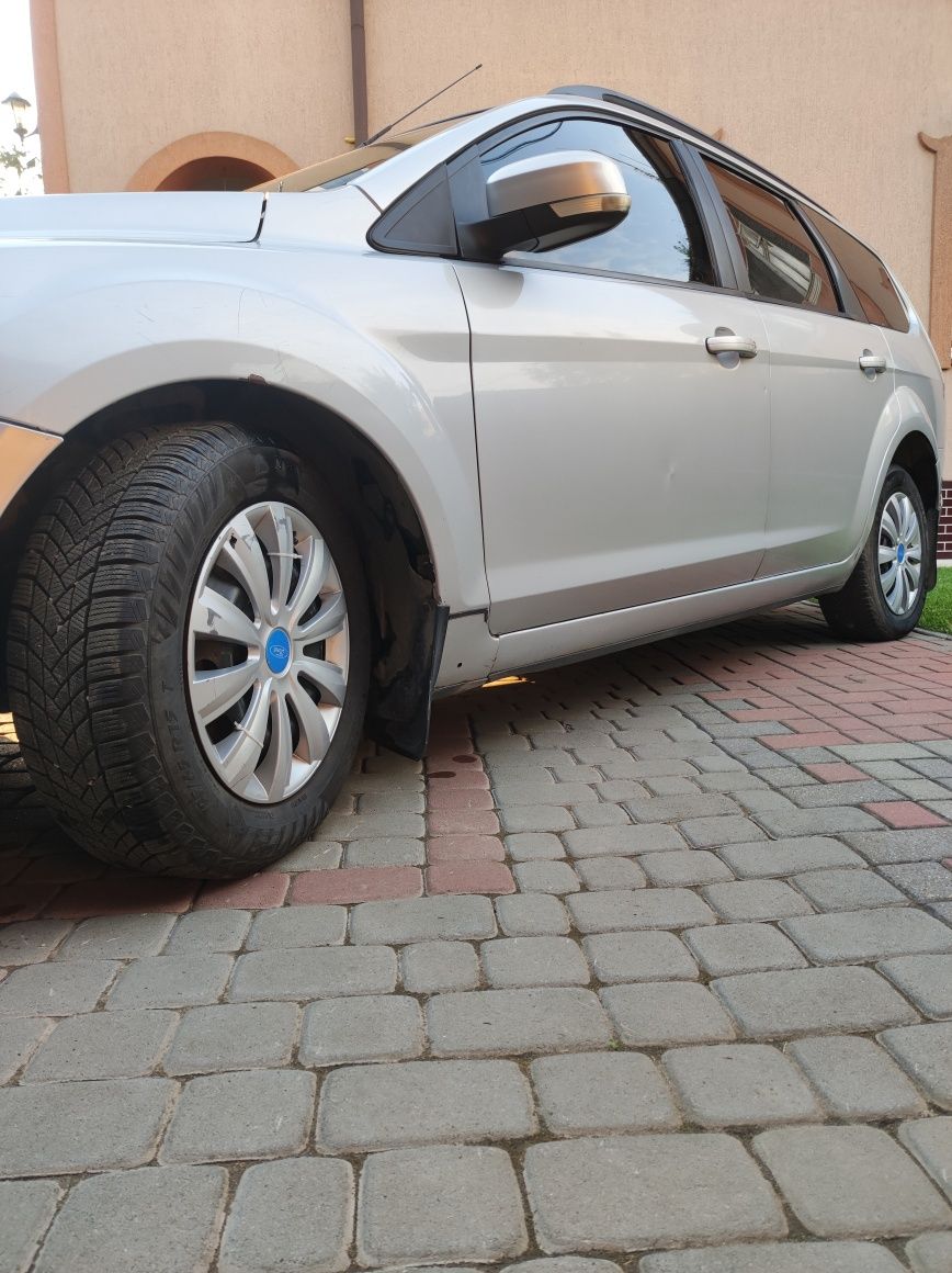 FORD FOCUS 1.6 2010