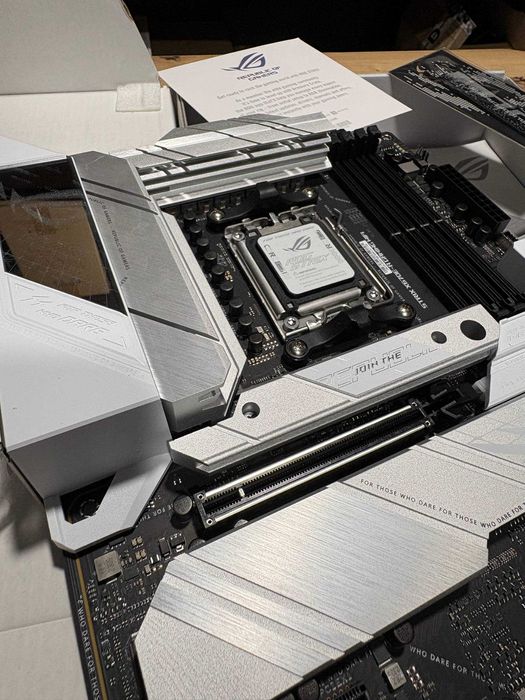 ASUS ROG STRIX X670E-A Gaming WiFi — AM5 — Б/У