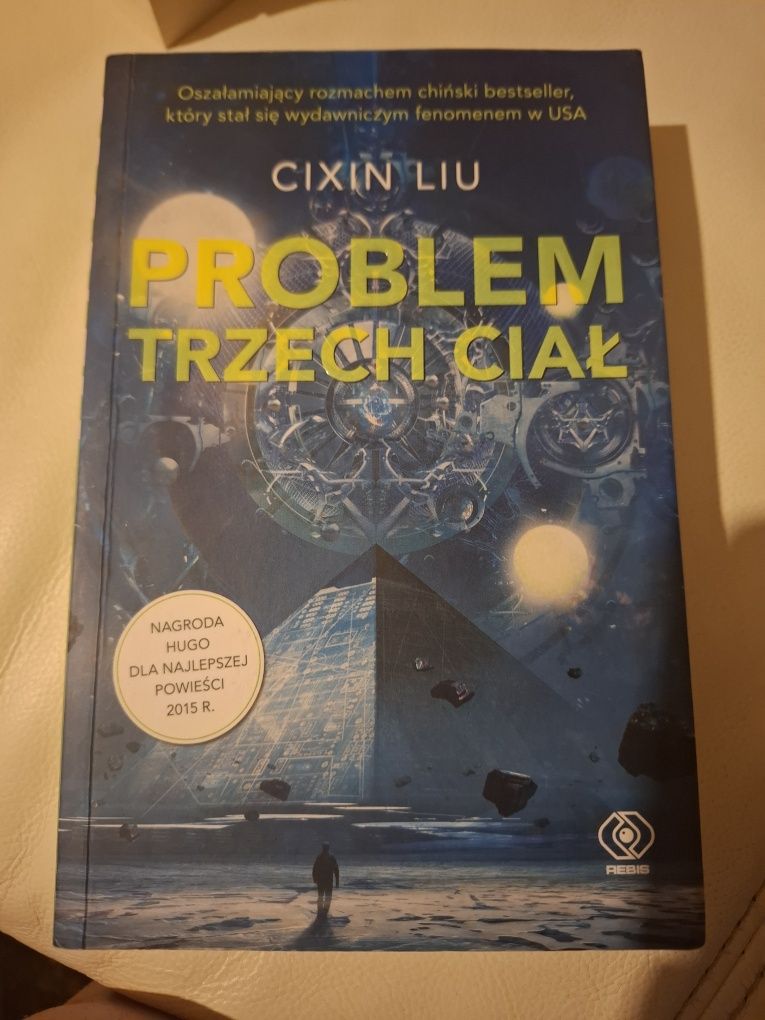 Problem trzech ciał Cixin Liu