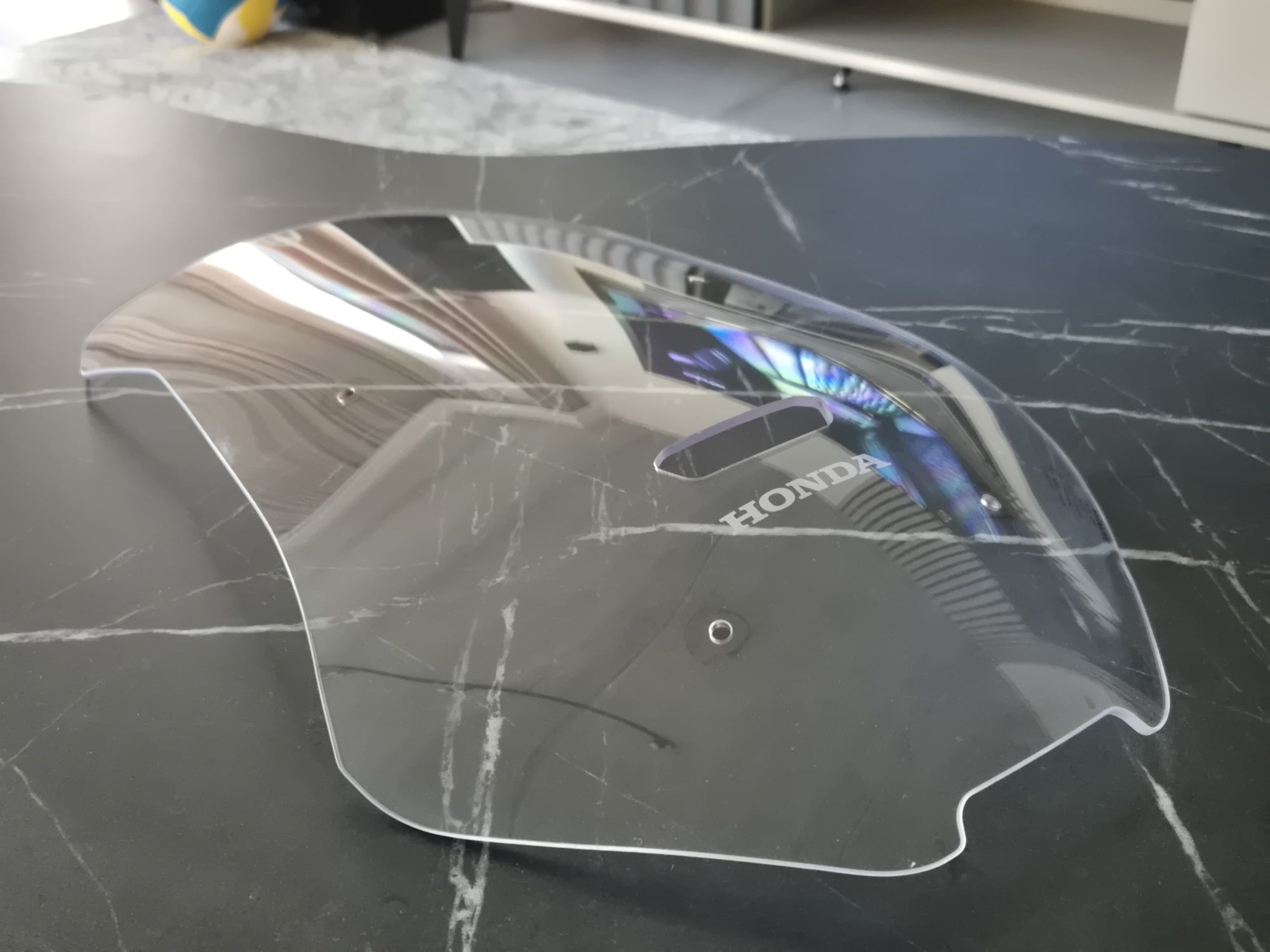 Szyba przednia orginalna Honda ADV 350  jak nowa
