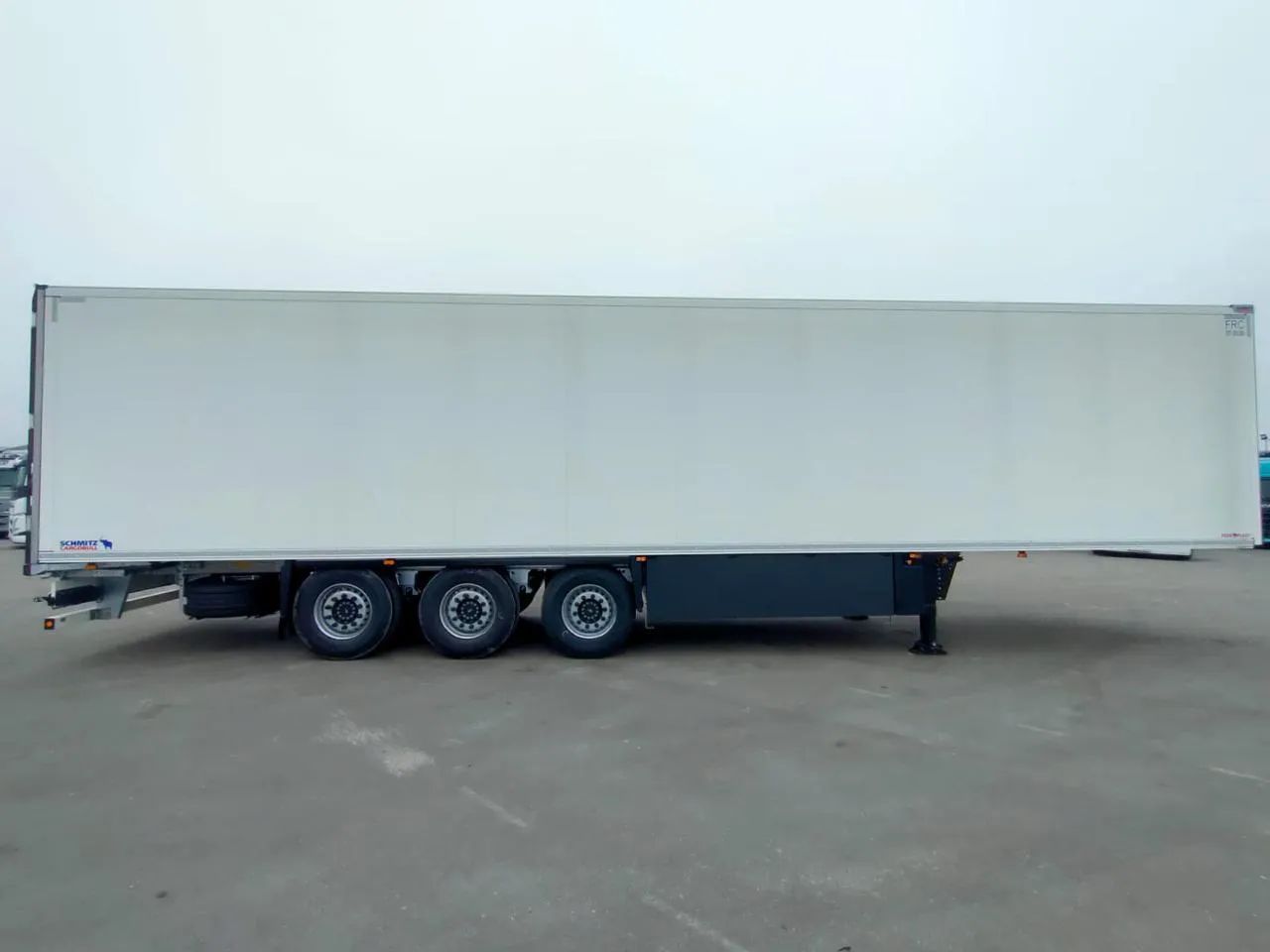 Schmitz Cargobull SKO24  1 rejestarcja 2025 rok, podnoszona oś