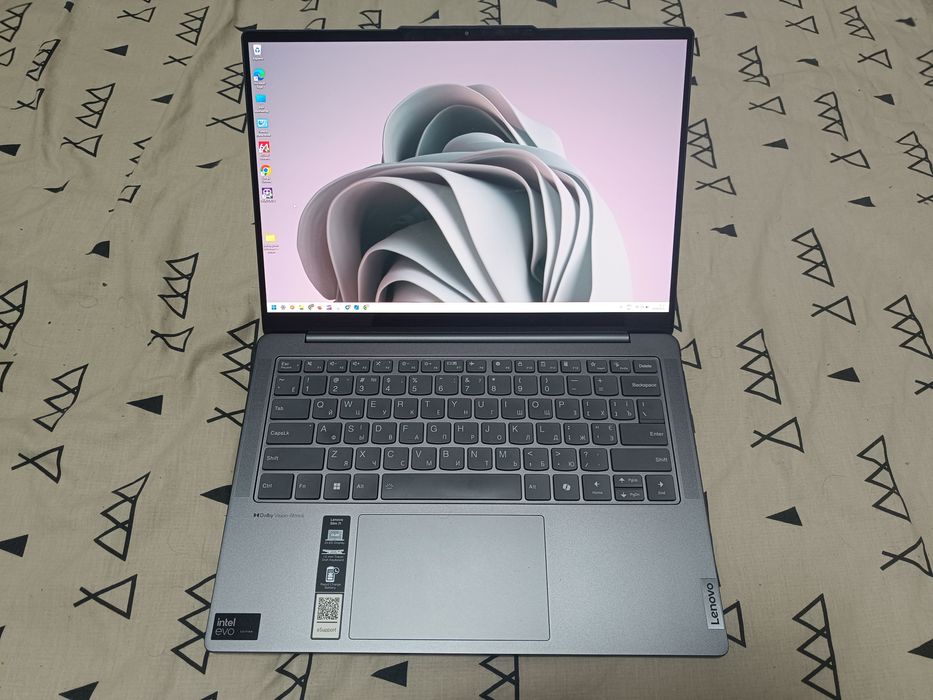 Ноутбук Lenovo Slim 7 14IMH9 Intel Core Ultra 7 155H 14" OLED 32GB 1TB