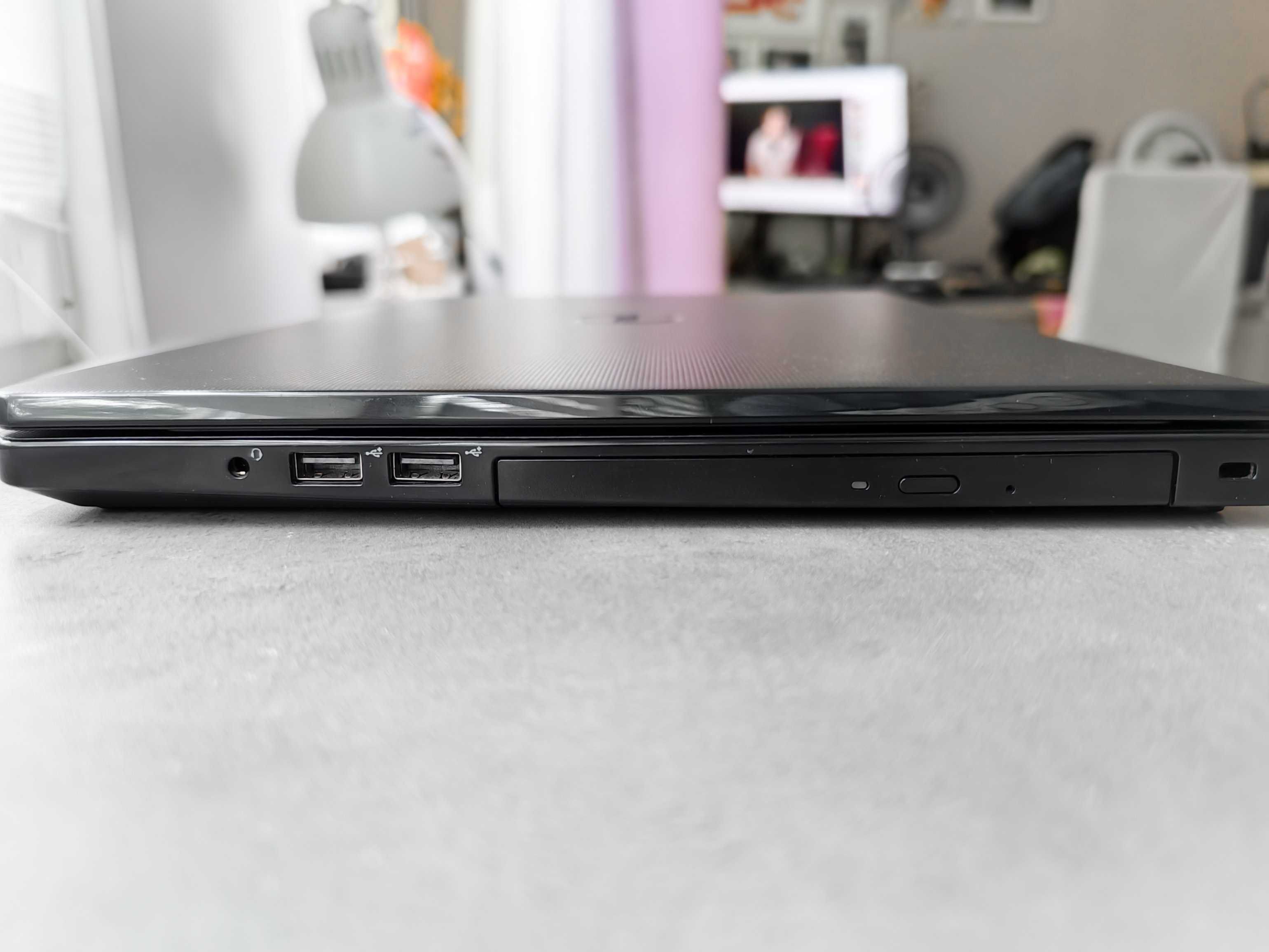 Laptop Dell i3 8gb ram SSD win 10 bateria Stan BDB możliwy dowóz