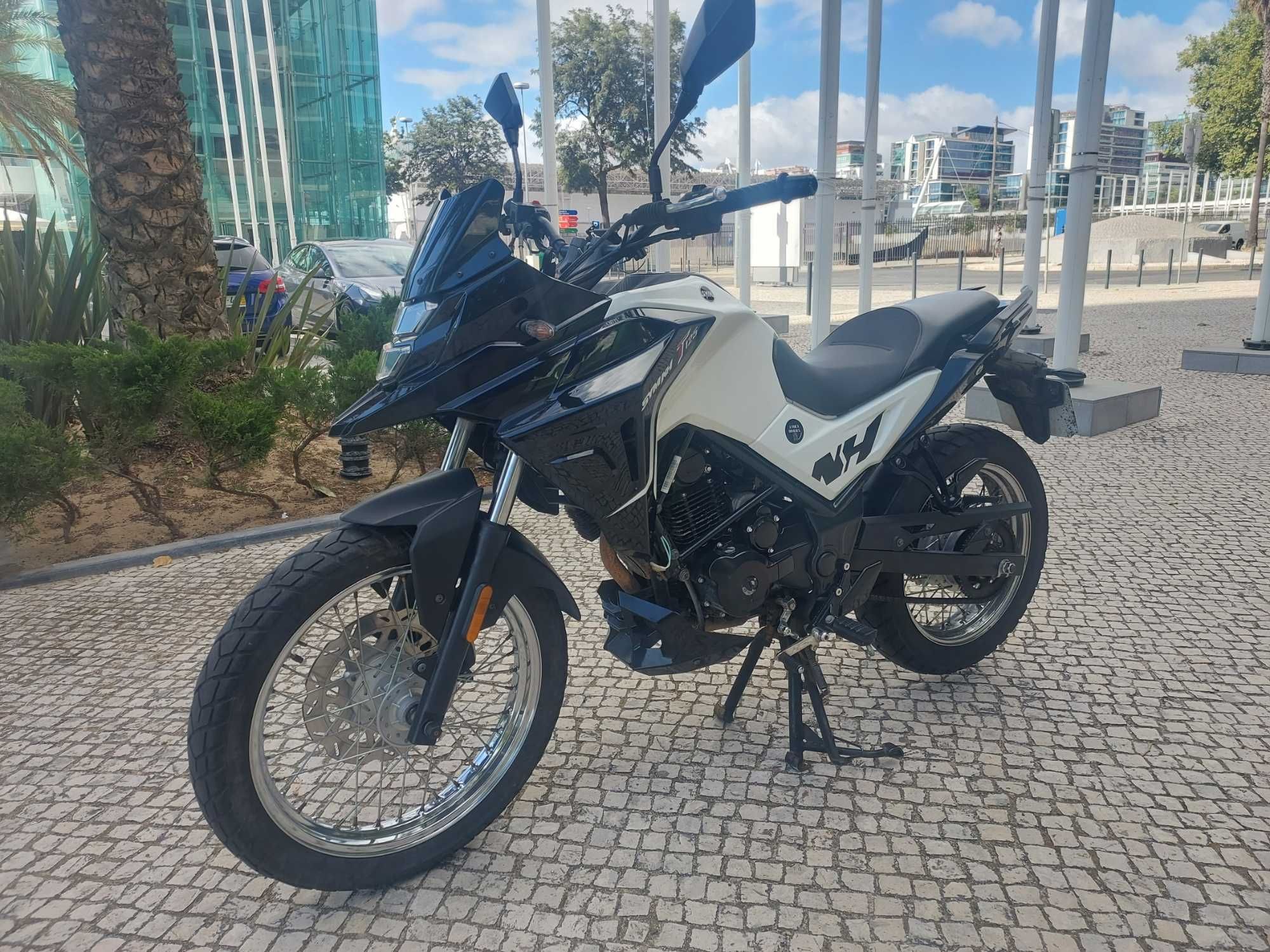 Moto 125cc chama