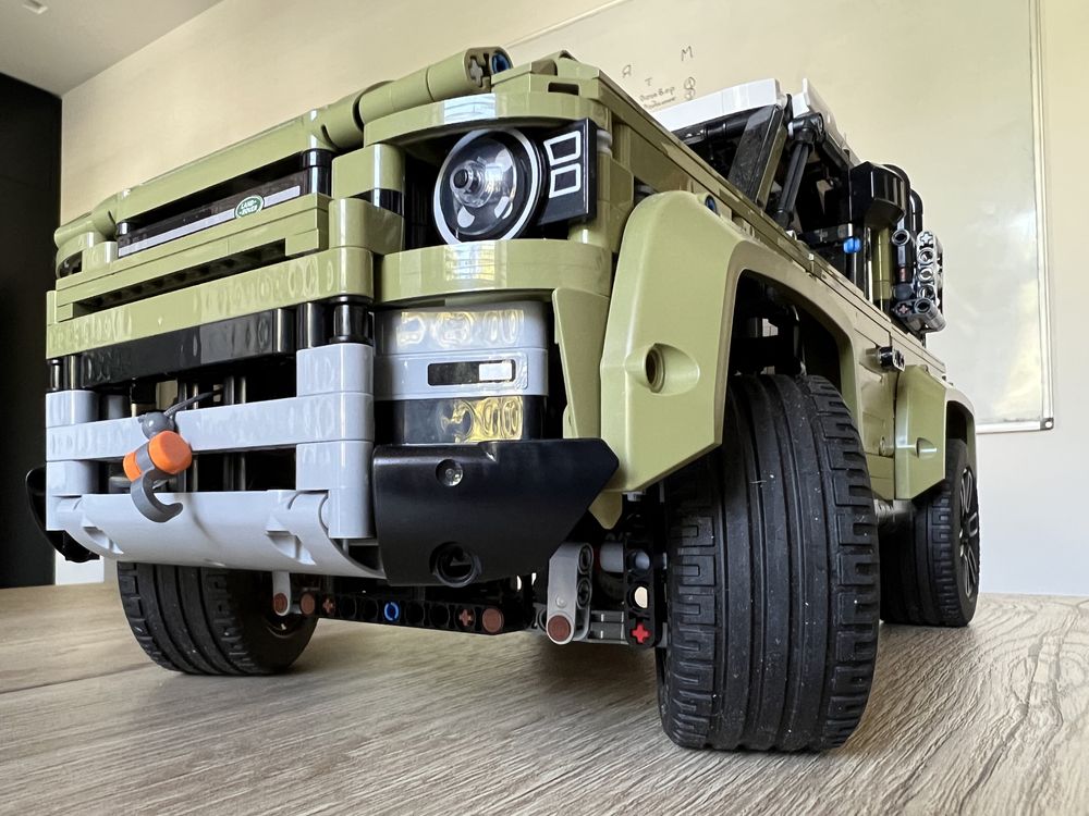 LEGO Technic Land Rover Defender (42110)