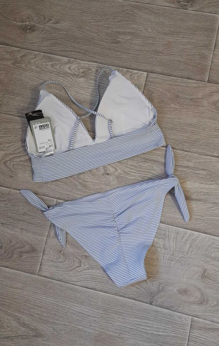 Новий купальник в смужку