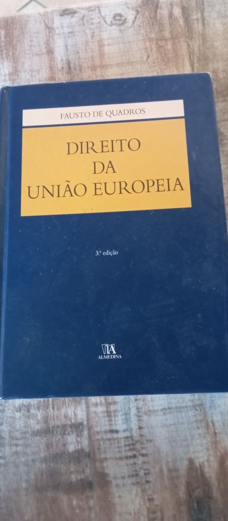 3 livros de Direito