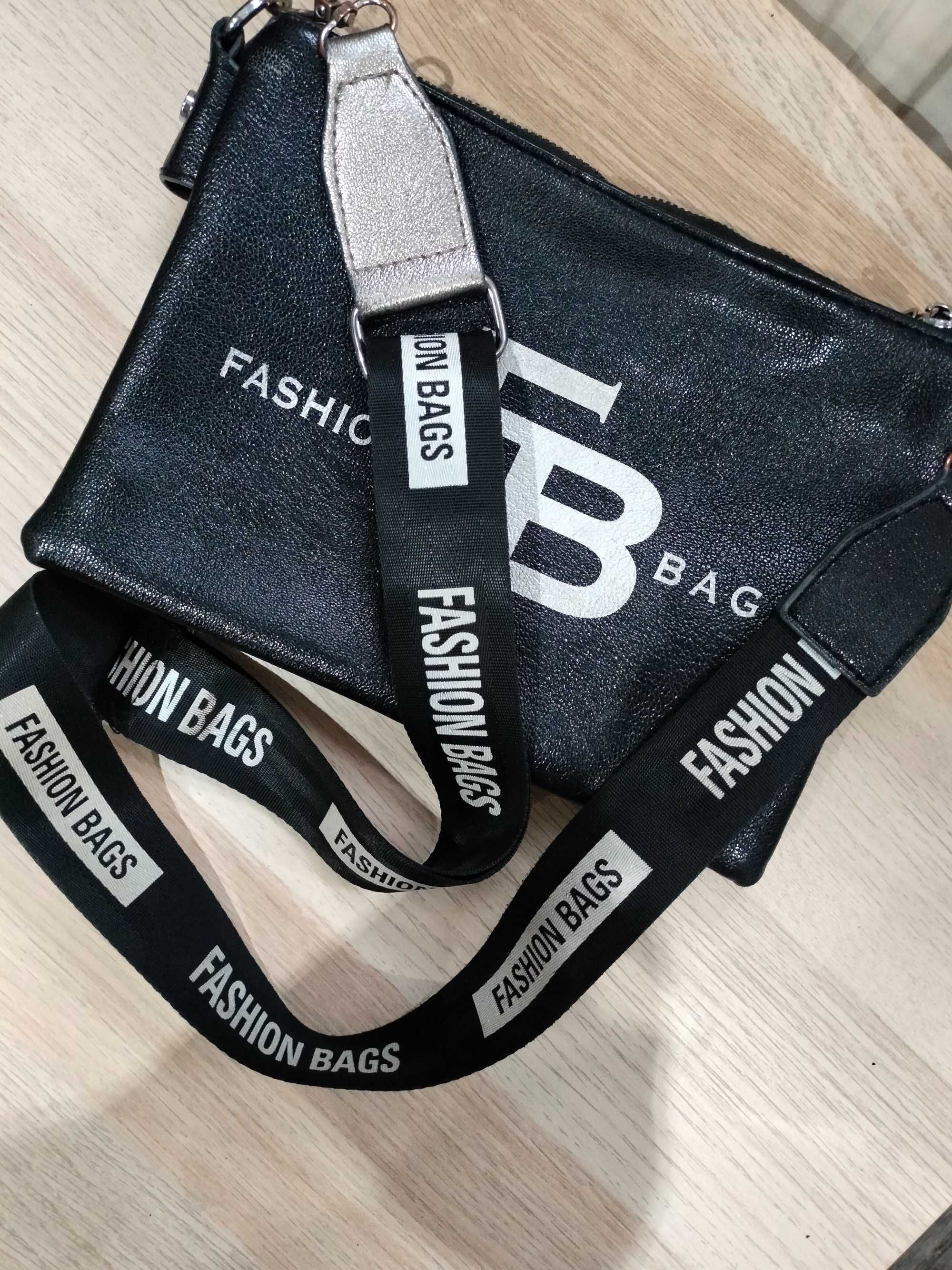 Torebka damska z 2 kieszeniami z napisem czarno złota Fashionbags