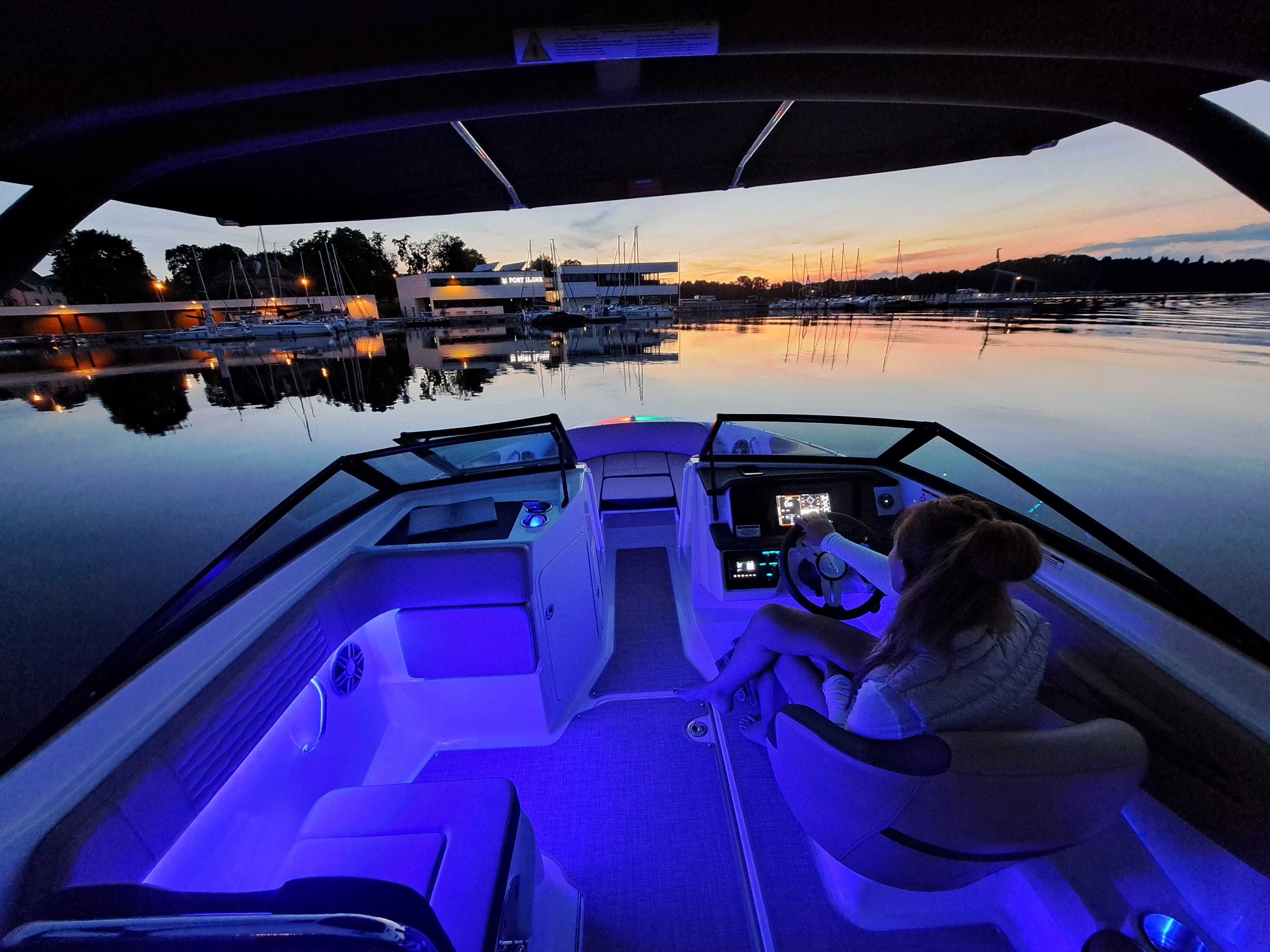 PORT VIEW - nad jeziorem z widokiem na port, Mazury, ogródek