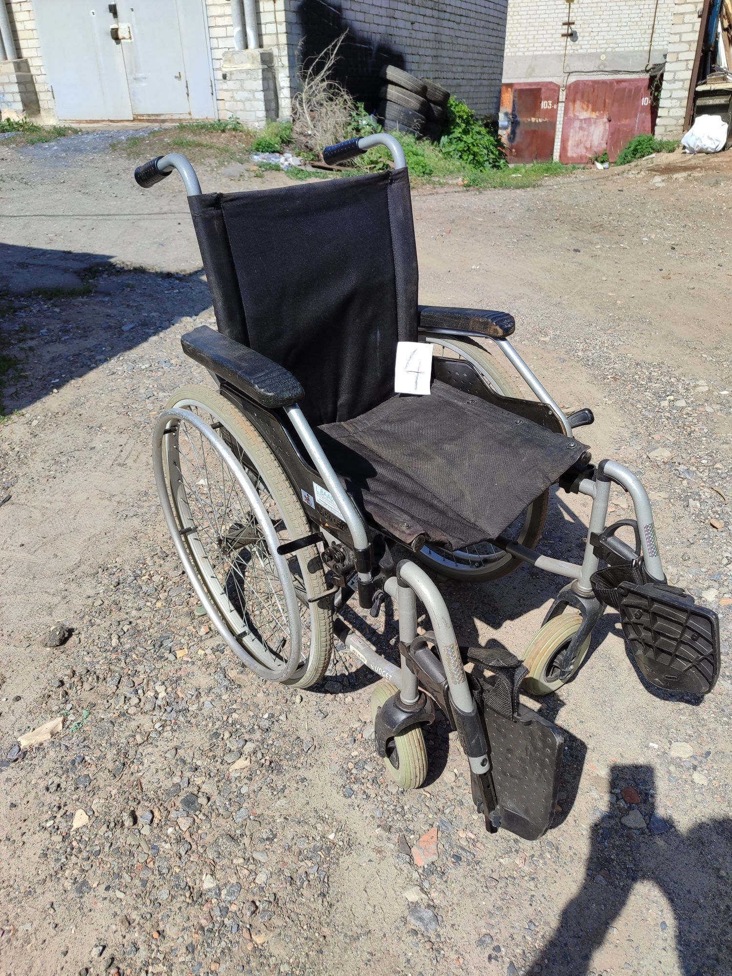 Продам инвалидную коляску