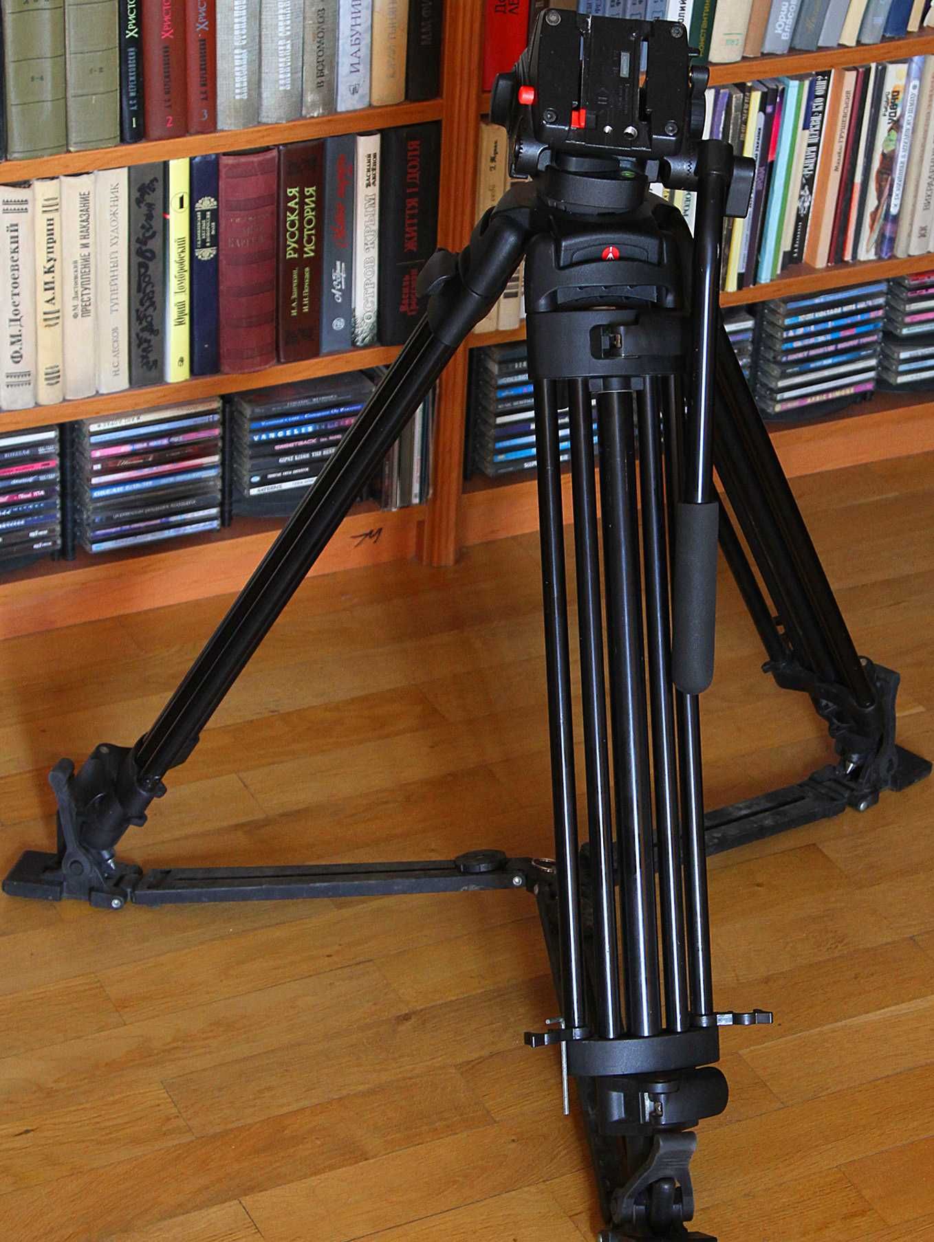 Штатив Manfrotto 525MVB + головка 501HDV + чохол.