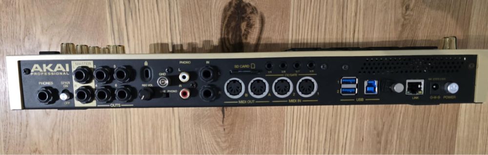 MPC LIVE II AKAI professional special gold edition