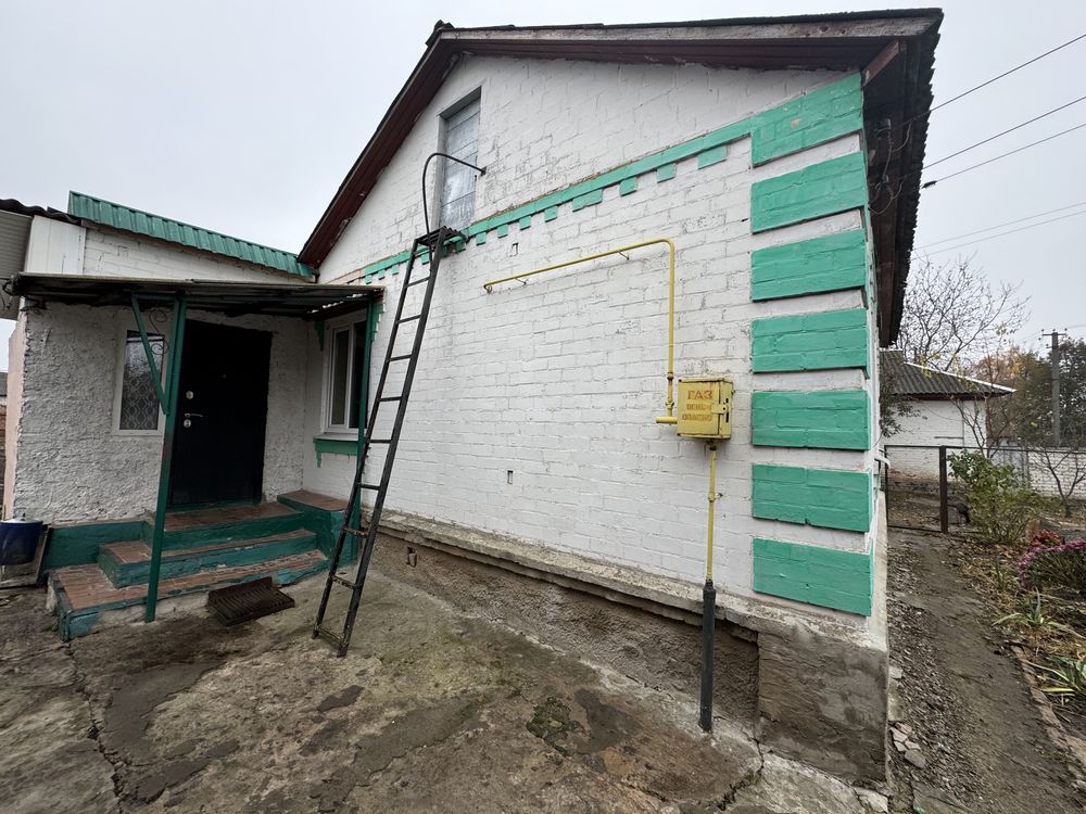 Продаж будинка в межах міста, Товстоліс