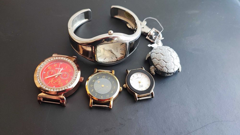 Годинники наручні.