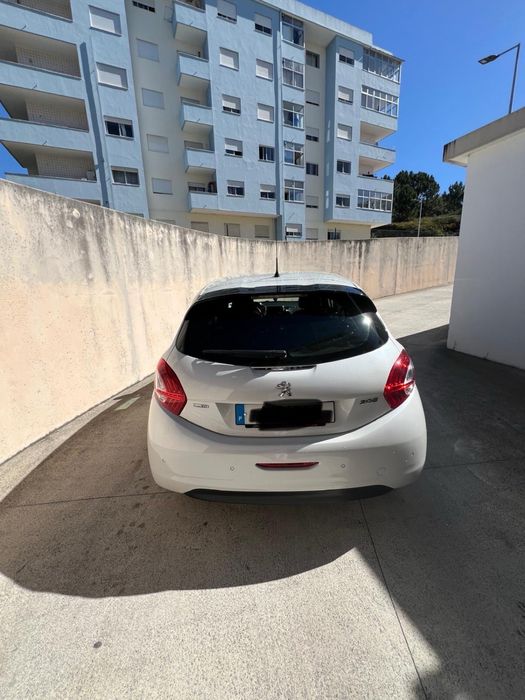 Carro bem conservado Peugeot 208