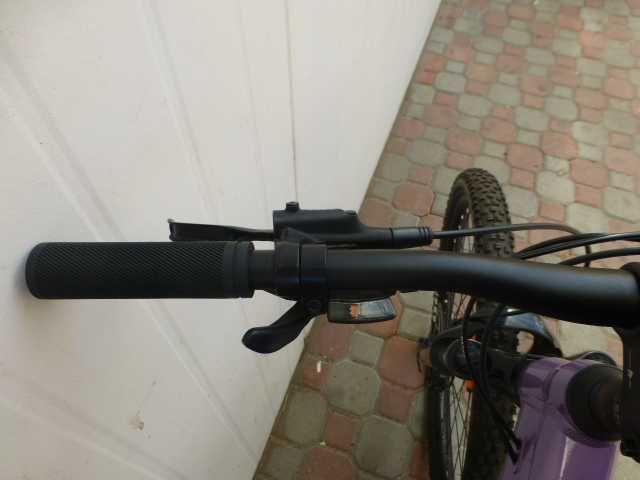 Rower MTB Kross LEA 4.0 EQ rama 17 cal koło 27,5 " fiolet DOKUMENTACJA