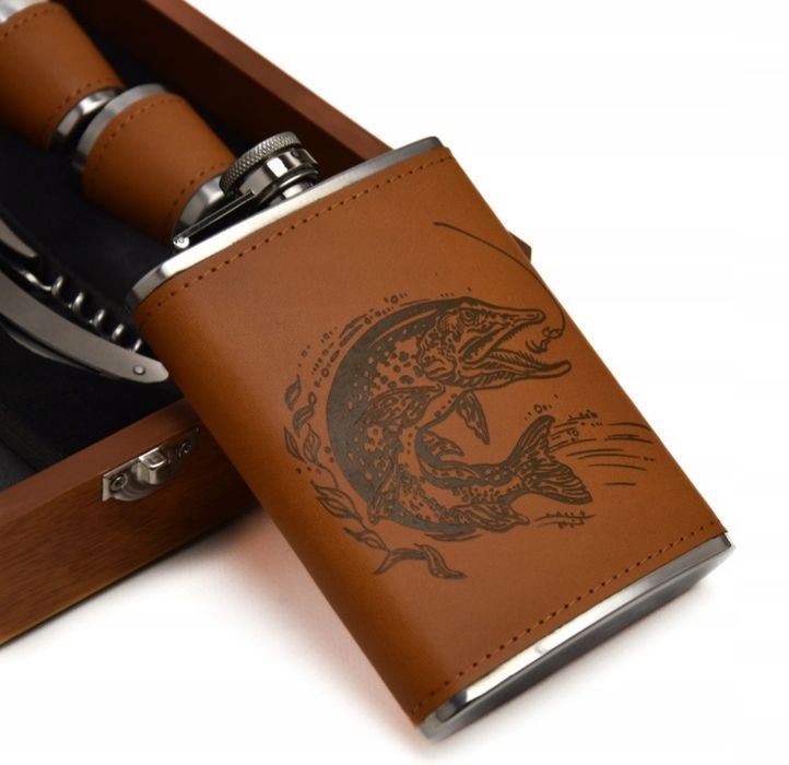 Zestaw Piersiówka Szachy Kieliszki Drewn Prezent Dla Wędkarzy Wędkarza