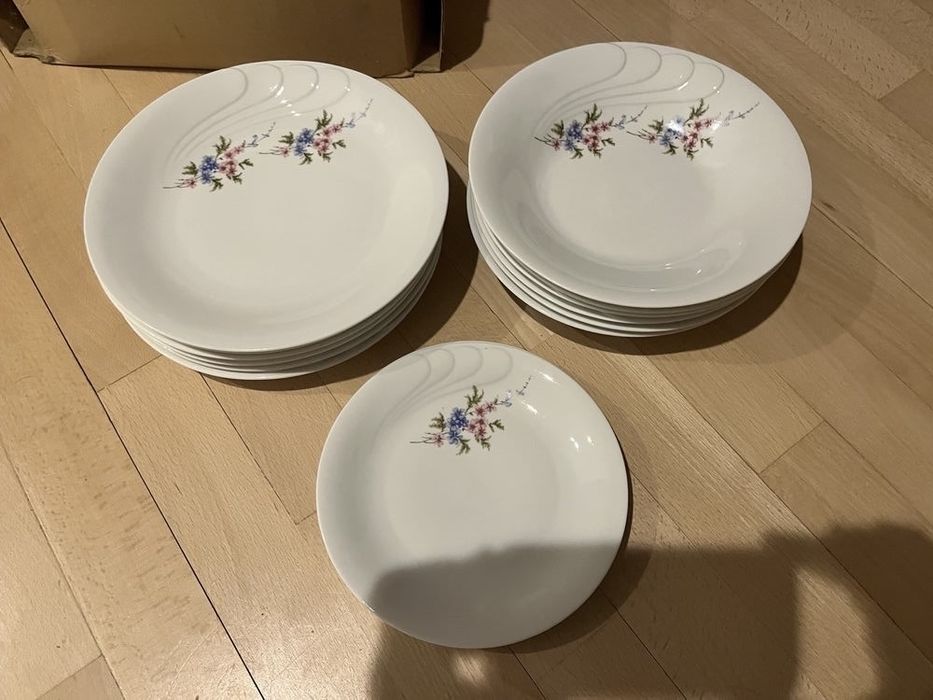 Piekny komplet talerzy Wawel