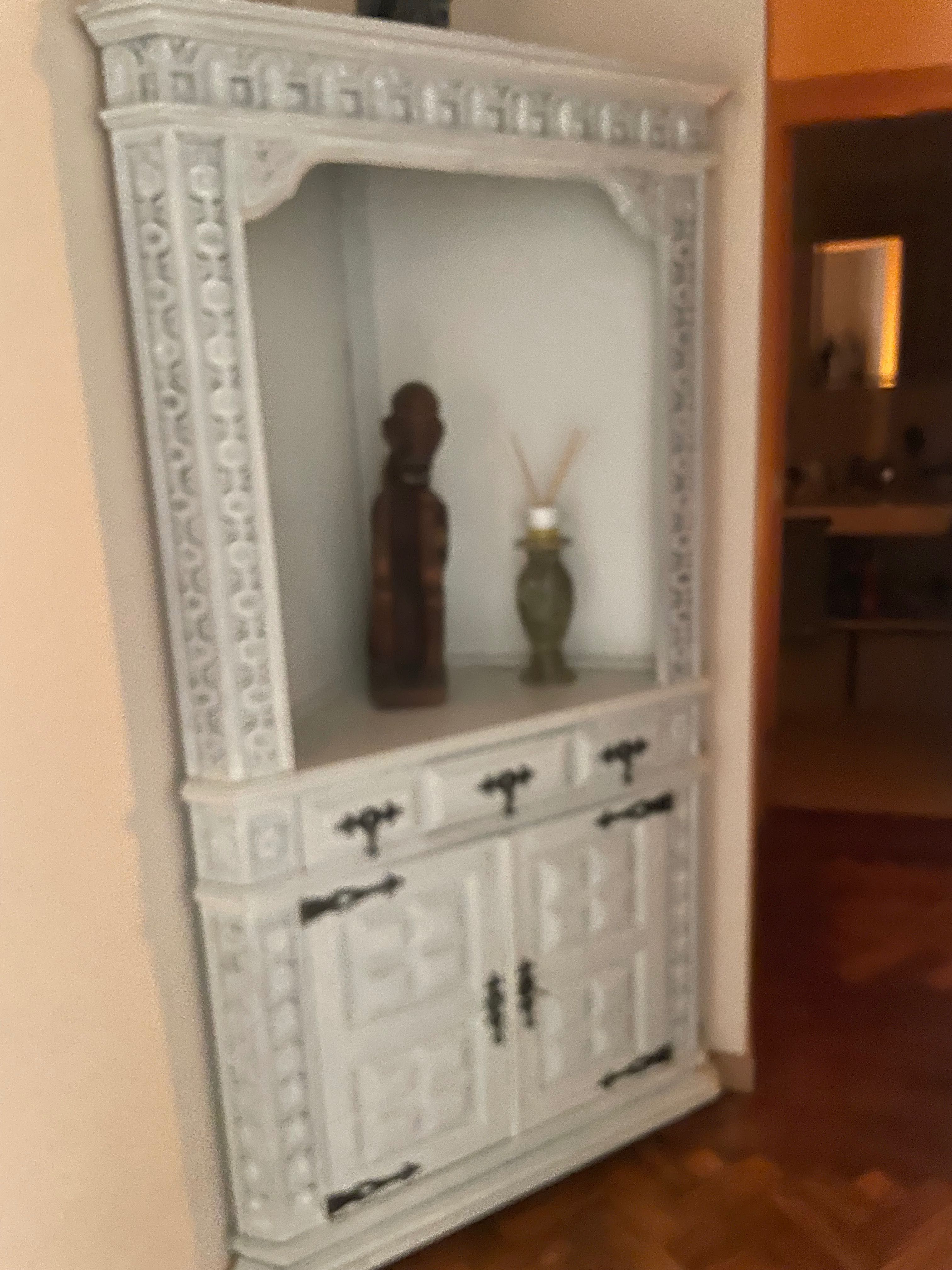 Móvel estante de canto