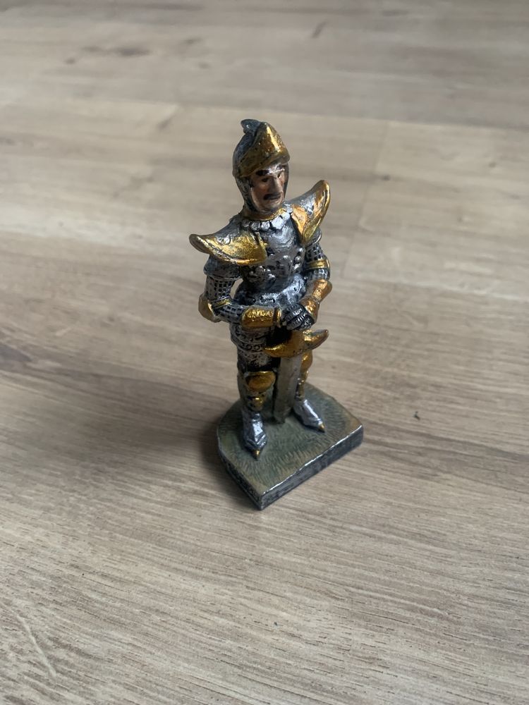 Figurka rycerza wojownika 11 cm