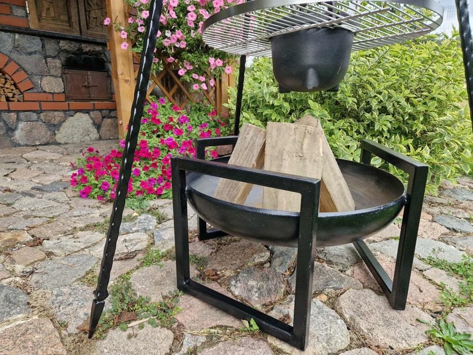 Grill ogniskowy trójnóg - kociołek