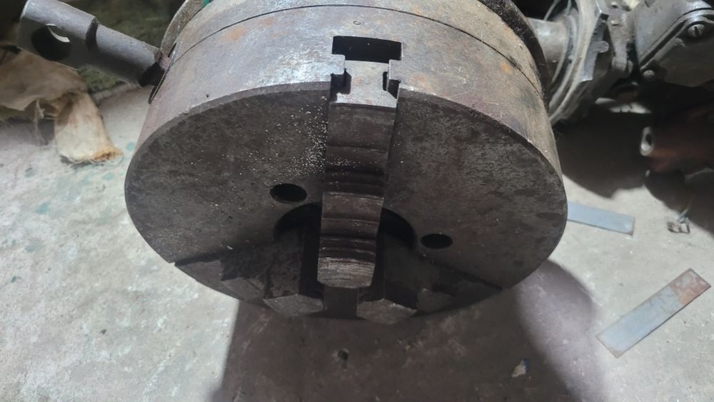 Токарный патрон 250мм.