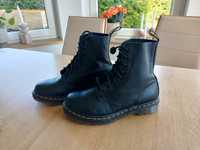 Buty glany Dr. Martens Pascal -38