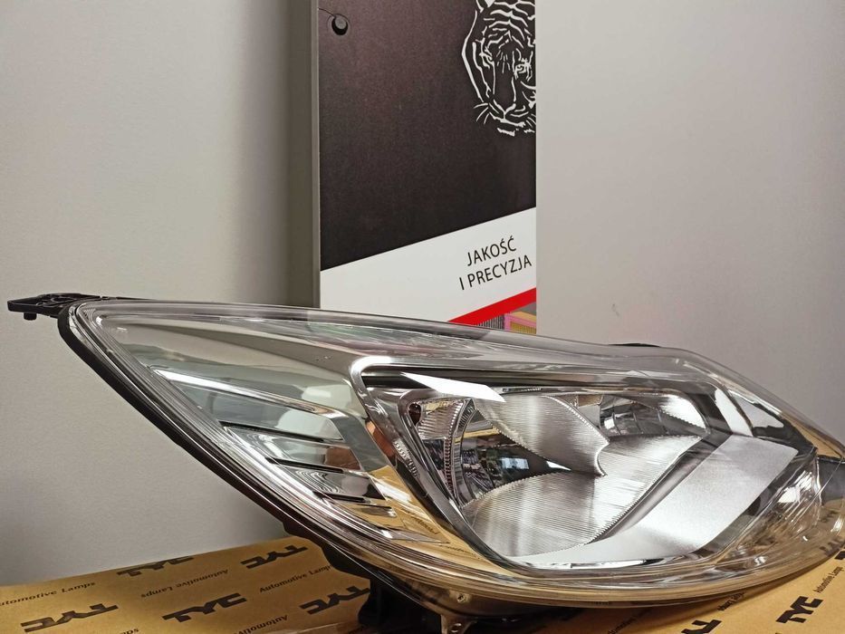Ford Focus MK3 11-14 Lampa/Reflektor przód prawy /H1+H7