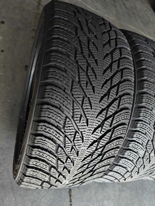 R18 235 40 шини фінки зимові Nokian HakkapeliittaR3 агресивні арктичні